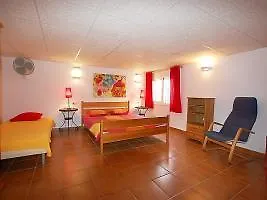 Hotel Calamar *
